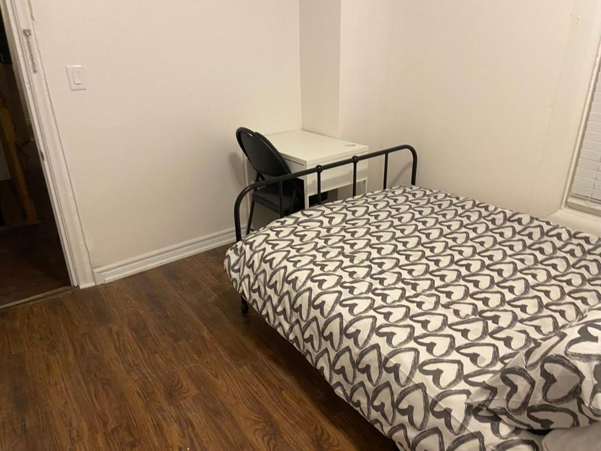 Budget Quad Room With En Suite Bathroom 36B Toronto Dış mekan fotoğraf