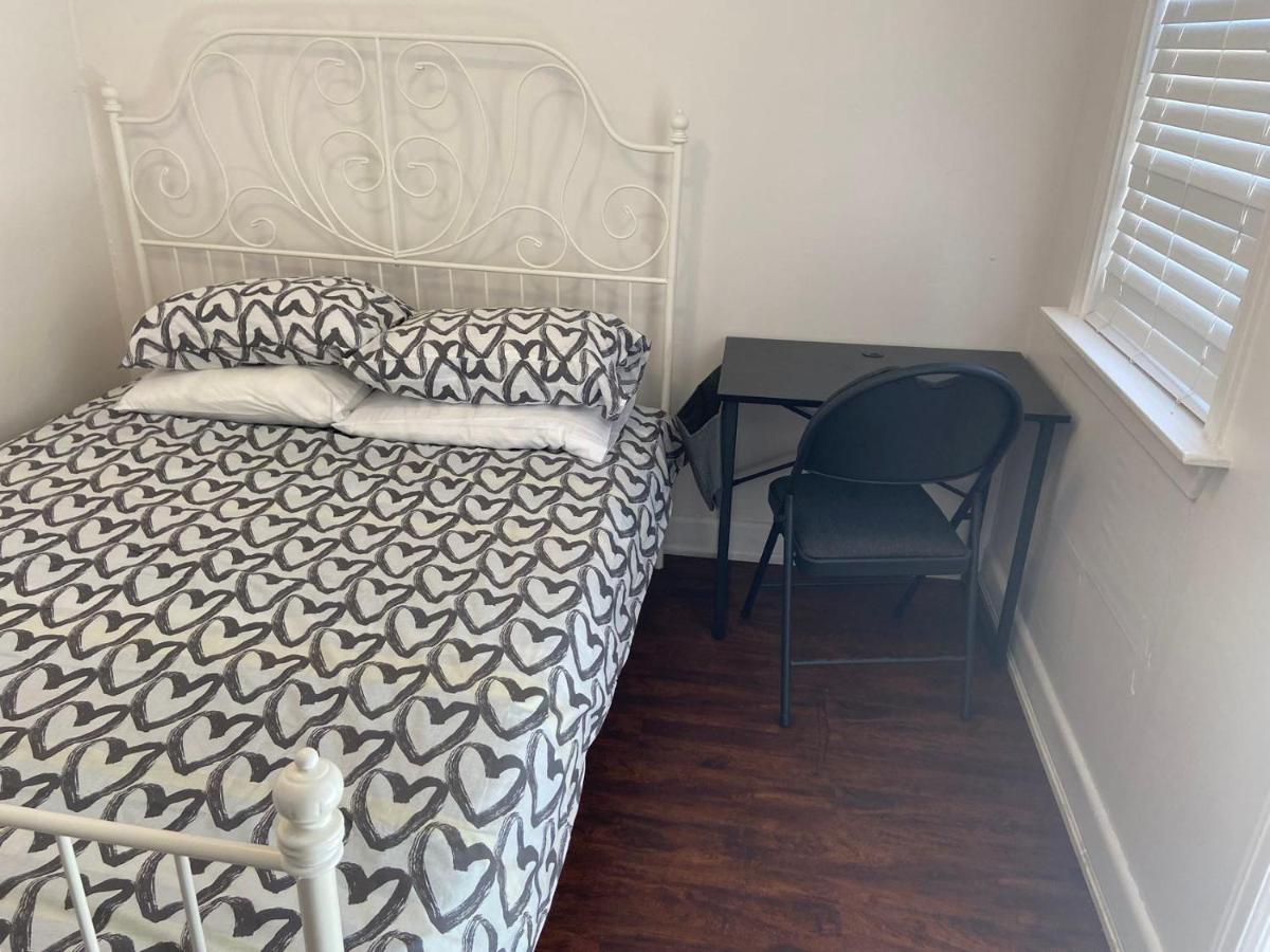 Budget Quad Room With En Suite Bathroom 36B Toronto Dış mekan fotoğraf