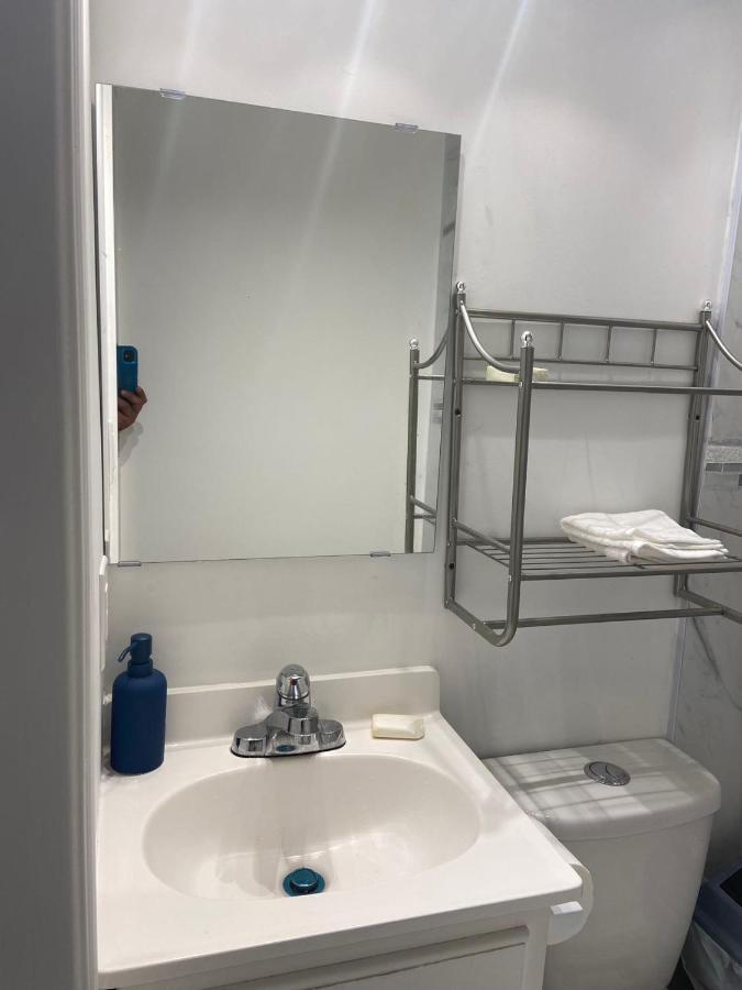 Budget Quad Room With En Suite Bathroom 36B Toronto Dış mekan fotoğraf